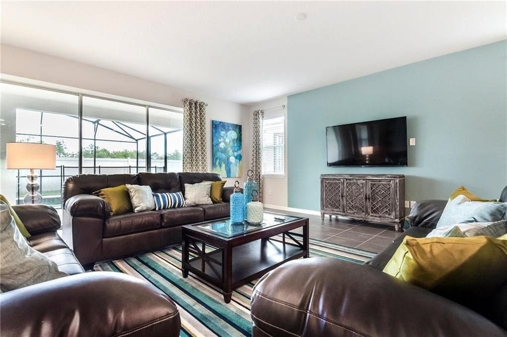 Villa Radiance Solara Kissimmee: 9-Bedroom Resort Villa with Pool Access in Kissimmee | Sleep