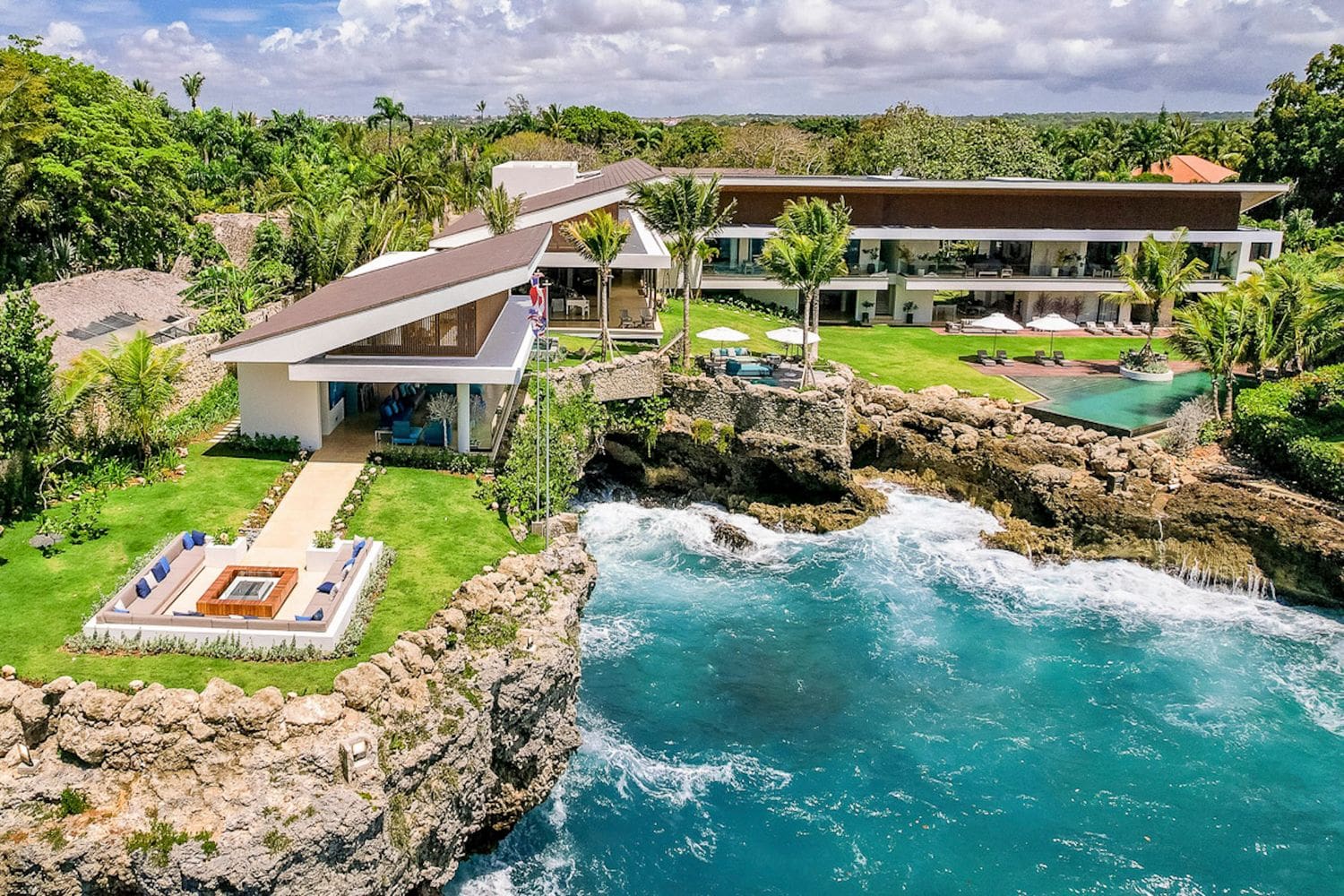 Villa Resplandor Altos Romana: 10-Bedroom Cliffside Villa with Infinity Pool and Sea Views