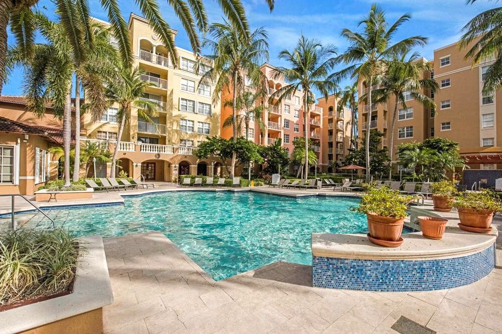 Villa Soleil Turnberry Aventura: 2-Bedroom Luxury Villa Rental in Aventura with Resort-Style