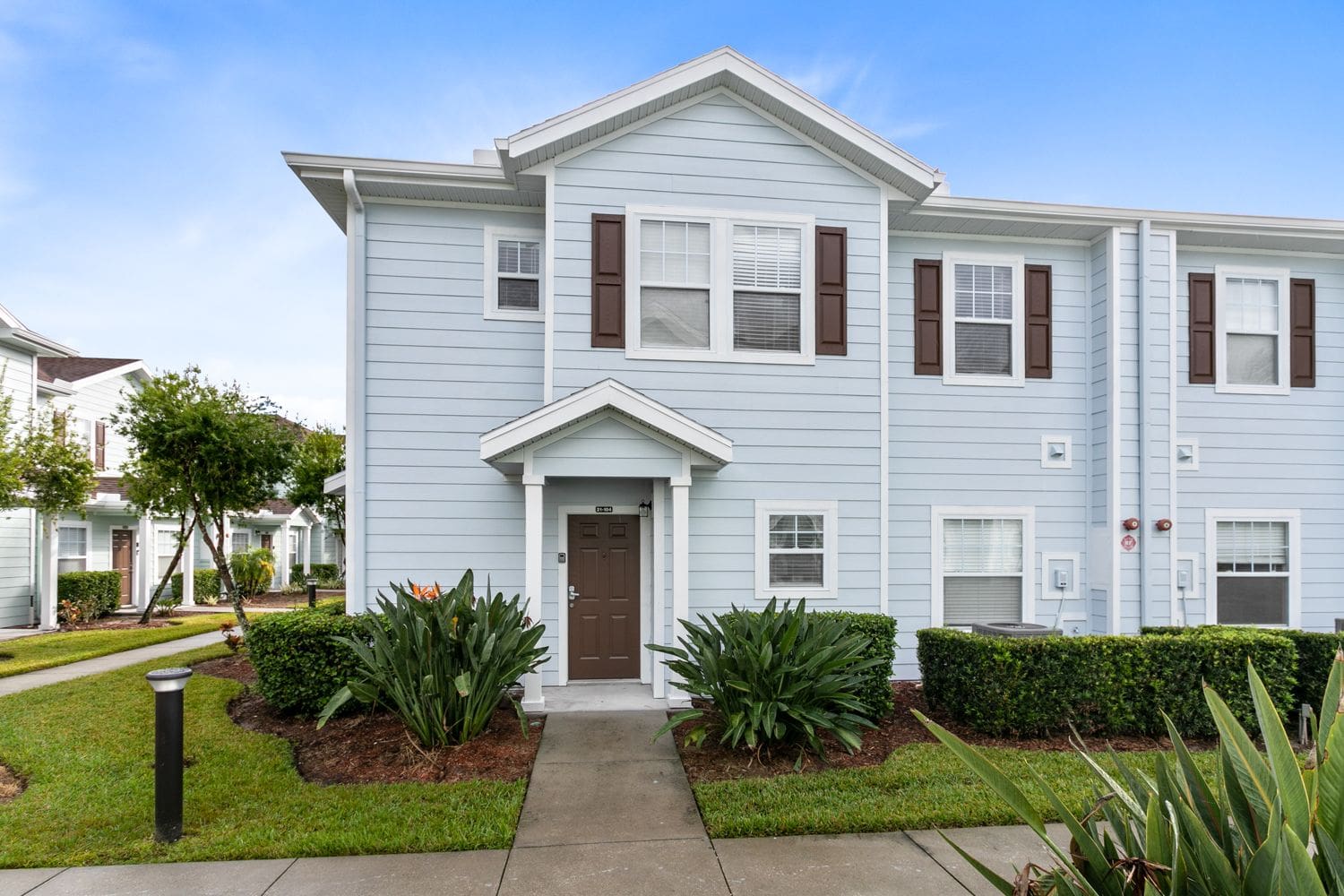 Villa Starlight Lucaya Kissimmee: 4-Bedroom Townhouse Near Disney with Spa Access in Kissimmee