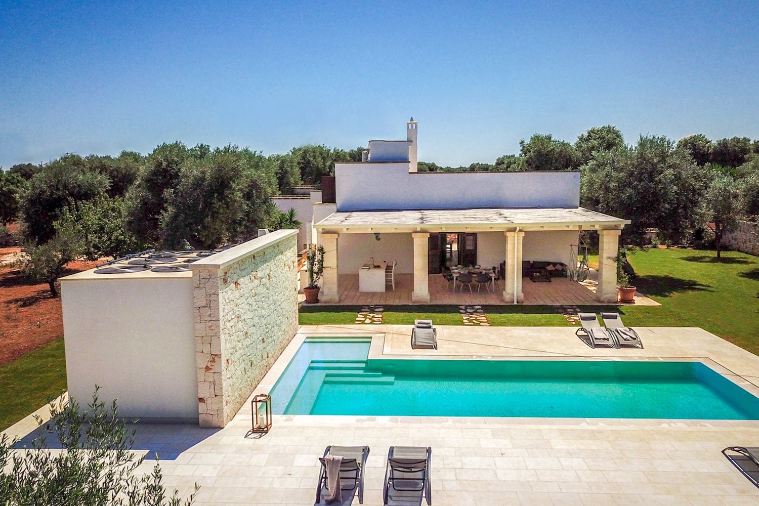 Villa Tramontana Sciaia Brindisi: 4-Bedroom Olive Grove Villa with Spa & Pool in Brindisi, Pug