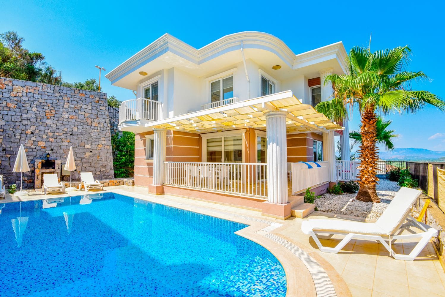 Villa Yasemin Dalyan Ortaca: 3-Bedroom Villa with Private Pool, Sauna & Stunning Views in