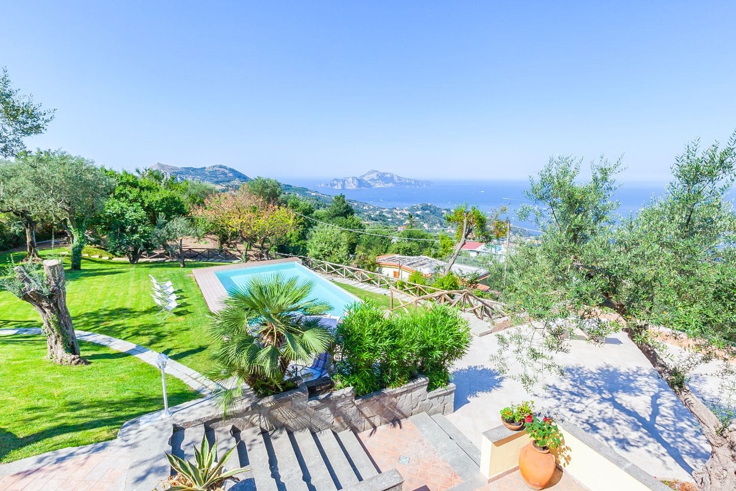 Villa Zagara Posillipo Napoli: 4-Bedroom Villa with Infinity Pool, Sea Views & Spa on the A
