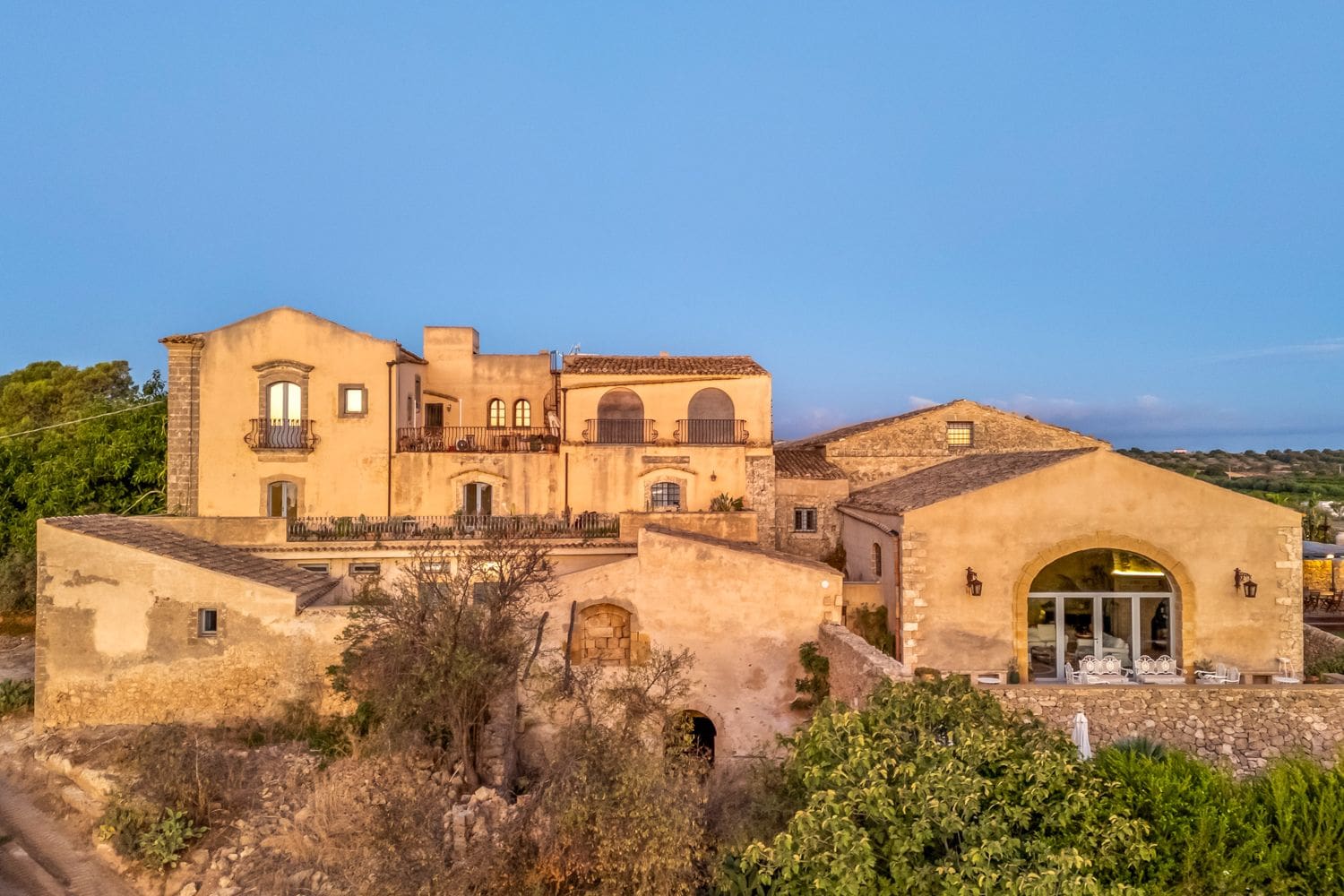 Villa Zagara Vendicari Siracusa: 8-Bedroom Country Estate in Vendicari Nature Reserve, Syracu
