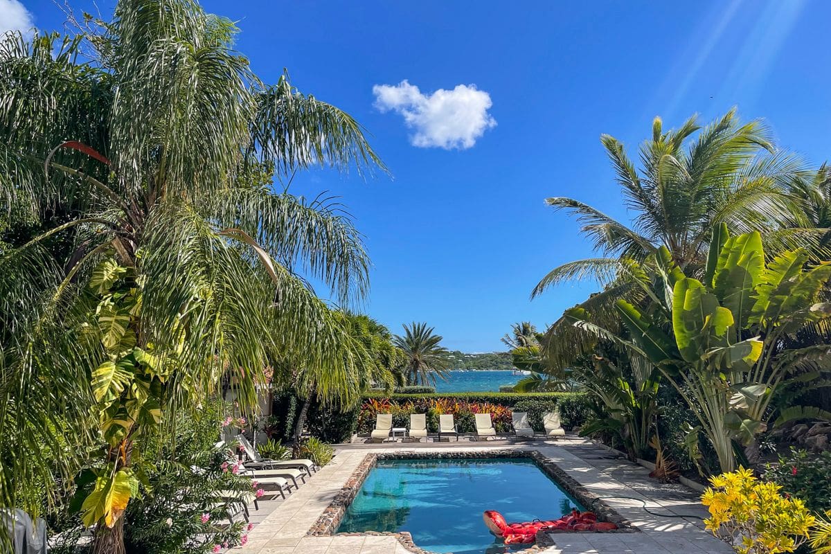 Villa Zéphyr Freemans English Harbour: 6 Bedroom Beachfront Villa with Sea Views in English Harbour