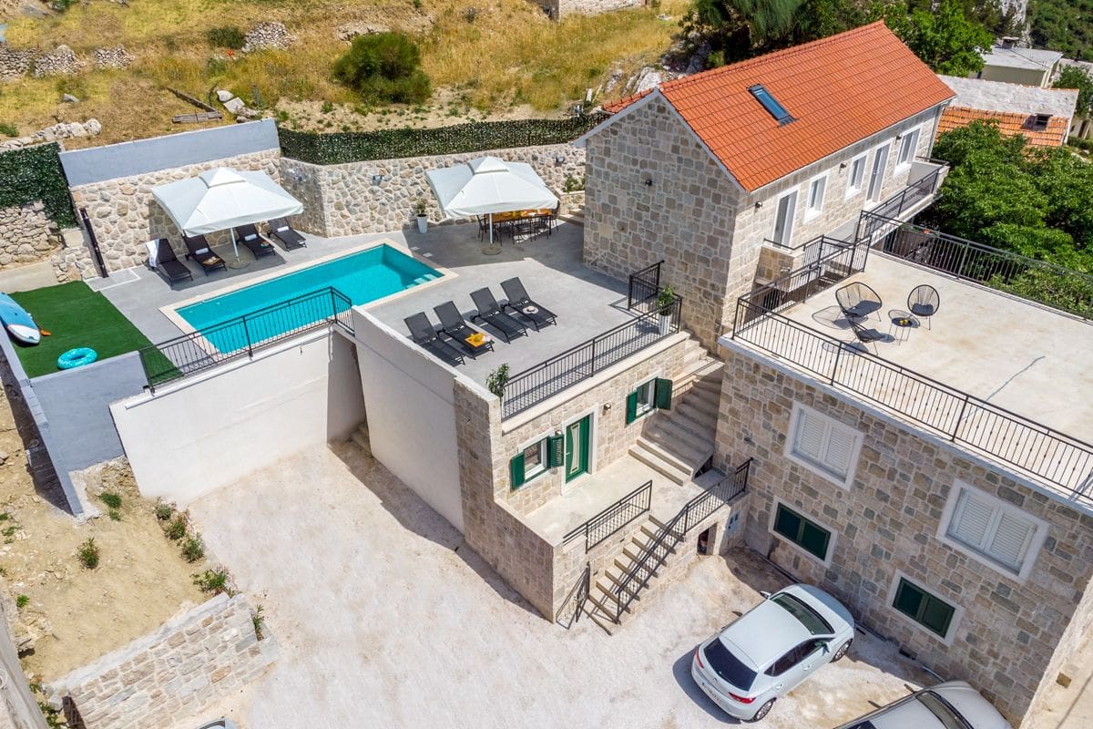 Villa Zlatna Priko Omiš: 4-Bedroom Seaview Villa with Private Pool and Spa near Omis,