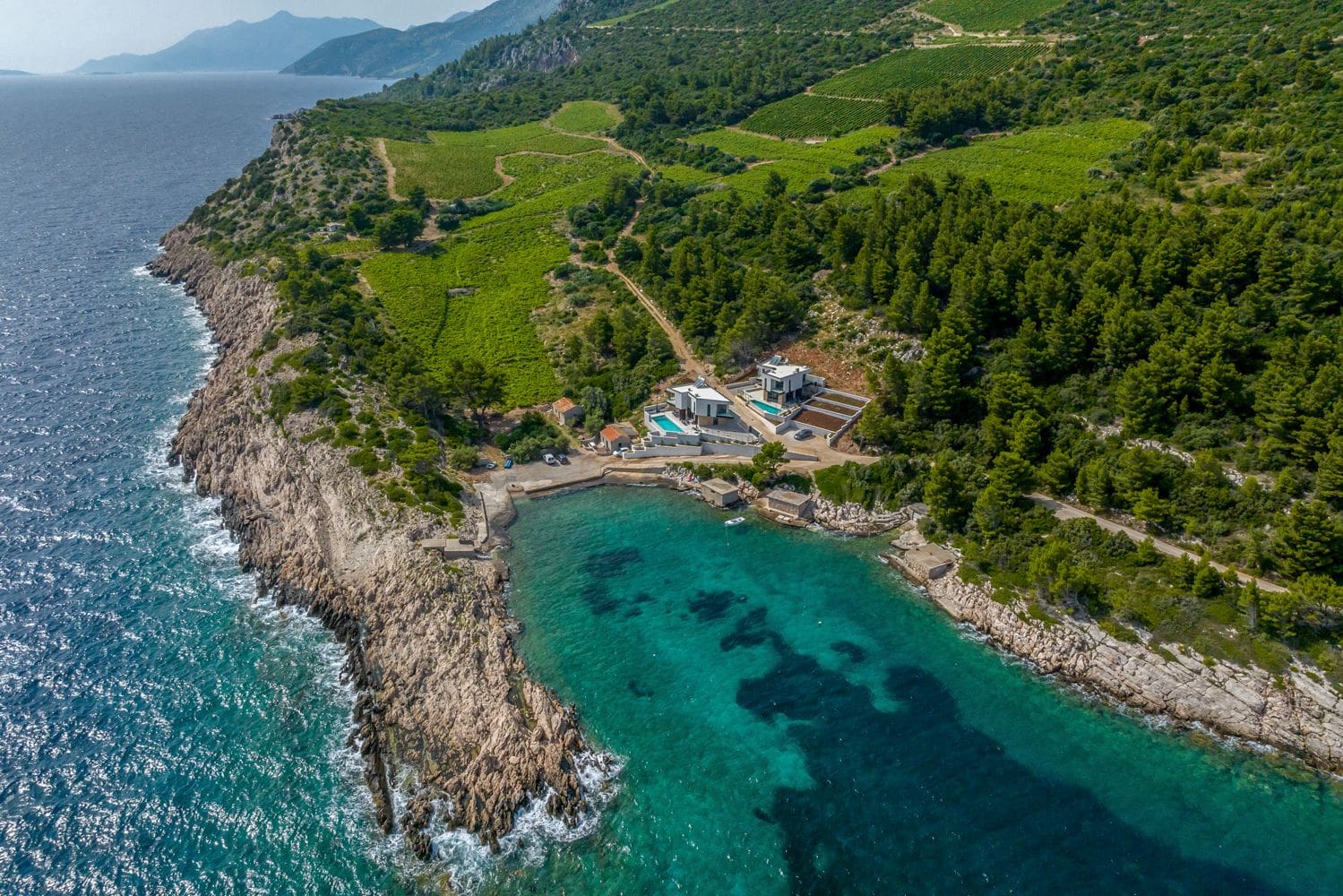 Villa Zora Pijavičino Pelješac: 3-Bedroom Seafront Villa with Heated Pool and Sea Views in P